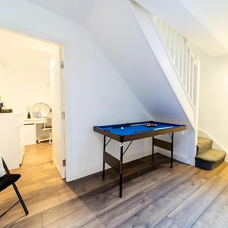 Excellent 3 Bedroom, 3 Baths, City Centre, Netflix, Amazing Location! Leeds  Exterior foto
