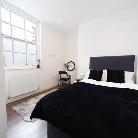 Excellent 3 Bedroom, 3 Baths, City Centre, Netflix, Amazing Location! Leeds  Exterior foto