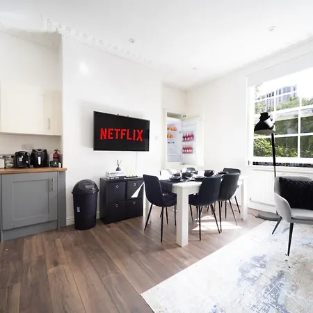 Excellent 3 Bedroom, 3 Baths, City Centre, Netflix, Amazing Location! Leeds  Exterior foto