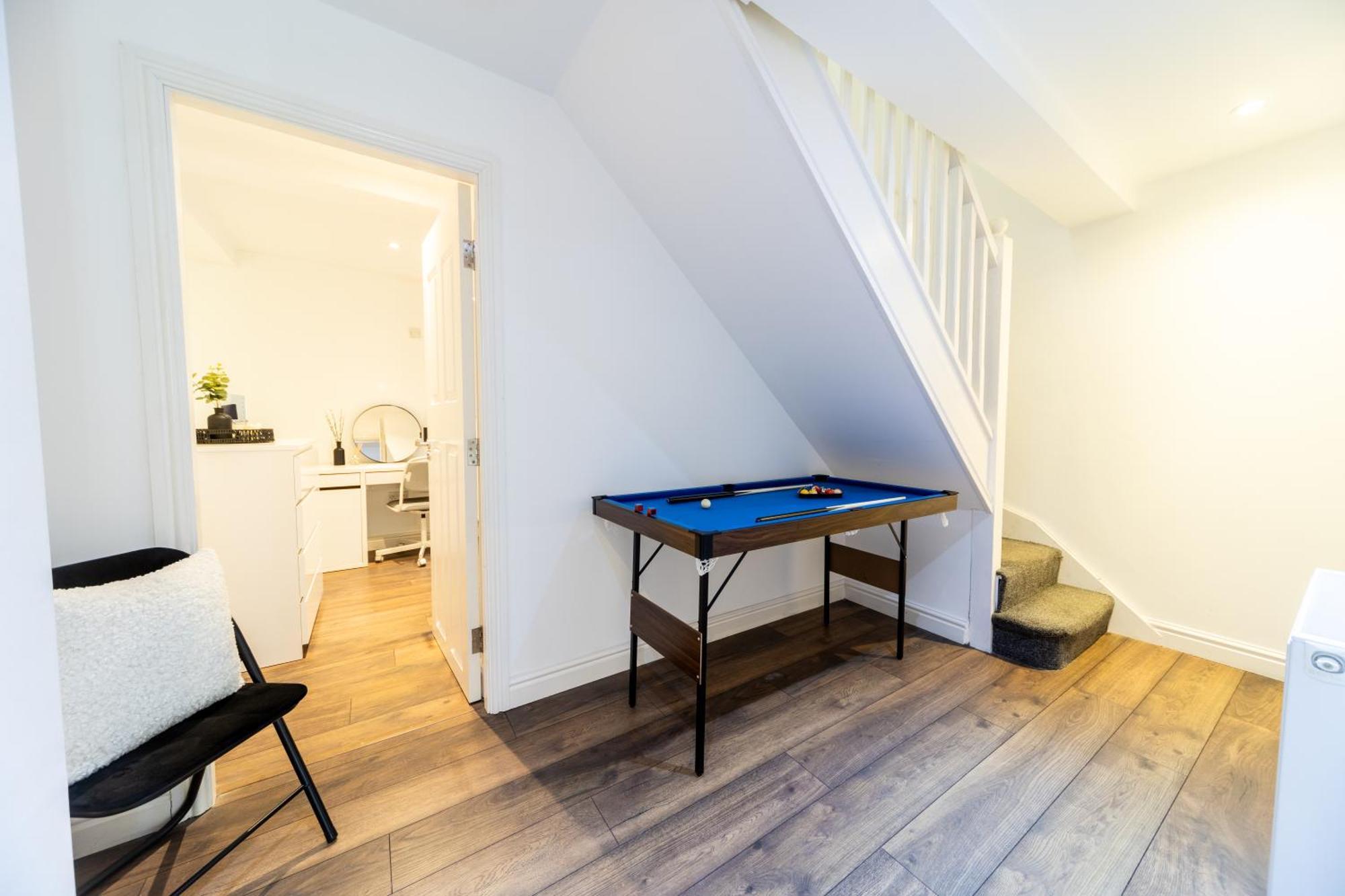 Excellent 3 Bedroom, 3 Baths, Centre, Netflix, Amazing Location! Апартаменты *