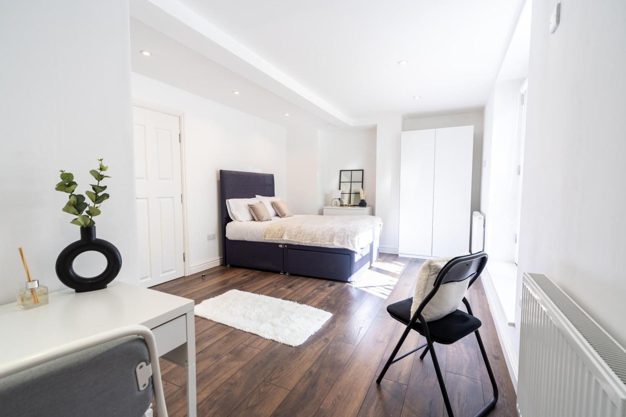 Apartment Excellent 3 Bedroom, 3 Baths, Centre, Netflix, Amazing Location!