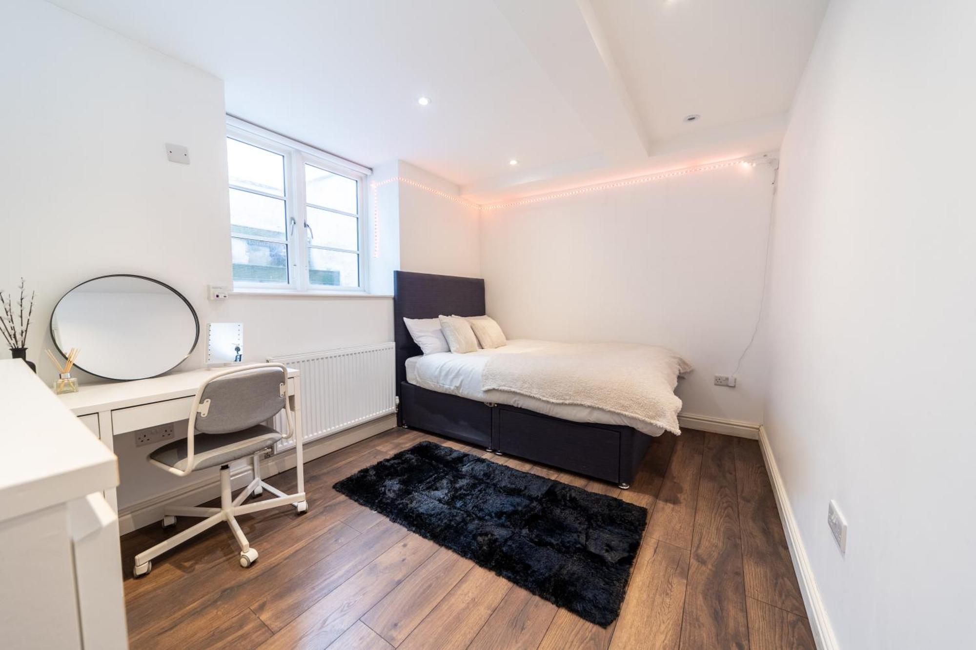 Excellent 3 Bedroom, 3 Baths, Centre, Netflix, Amazing Location! * Leeds (West Yorkshire)